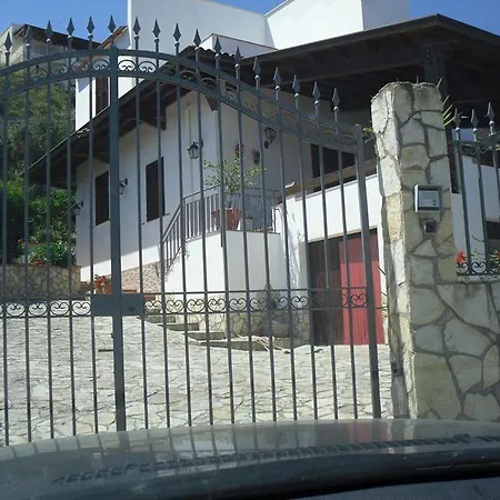 Vicino Al Mare E Lontano Dai Rumori